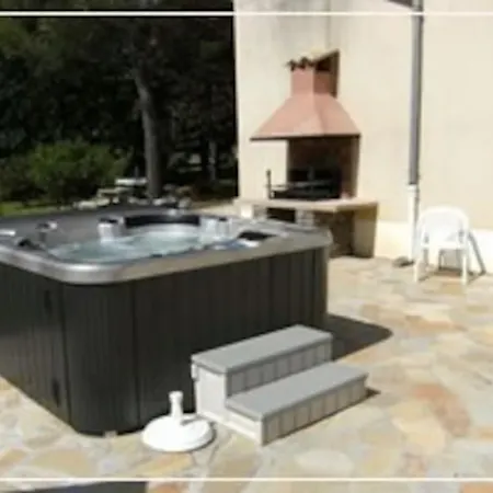 Guest house Et D'hotes Le Mercoire, Piscine Chauffee Et Jacuzzi Aubenas