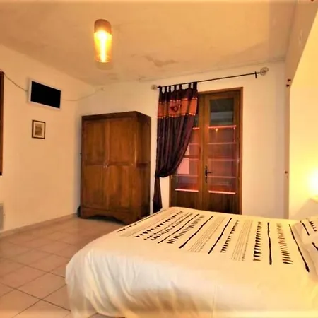 Guest house Et D'hotes Le Mercoire, Piscine Chauffee Et Jacuzzi Aubenas